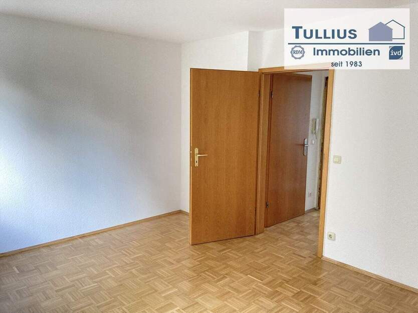 3-Zimmer-DG-Wohnung mit Balkon und Einbauküche in Essen-Borbeck 3 zimmer
