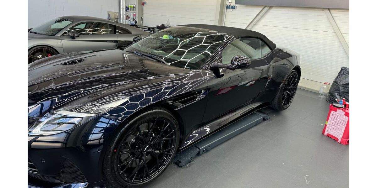 Aston Martin DB12 14.500 km 234.999 € Recklinghausen 45659