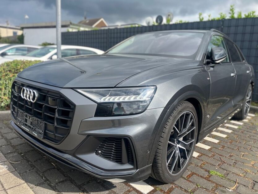 Audi Q8 177.000 km 44.990 € Castrop Rauxel 44579