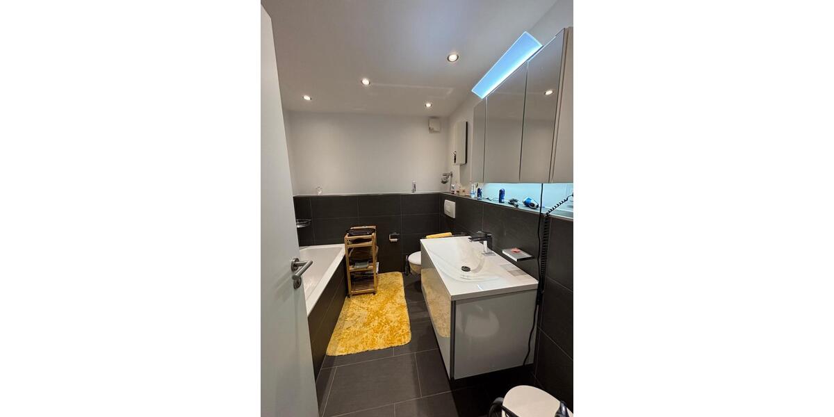 Etagenwohnung Duisburg Essenberg - 3 Zimmer, 94 m&sup2;, 1.080&euro; | Angebot:26326004