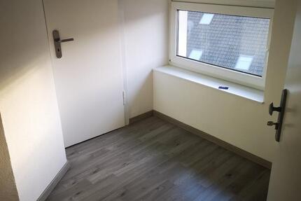 Wohnung Duisburg Rheinhausen - 4 Zimmer, 120 m&sup2;, 1.100&euro; | Angebot:26063741