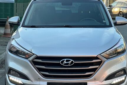 Hyundai TUCSON 245.597 km 9.999 &euro; Essen 45276