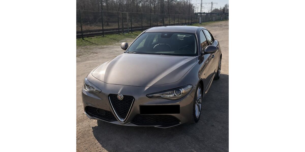 Alfa Romeo Giulia 96.000 km 17.500 &euro; Oberhausen 46049