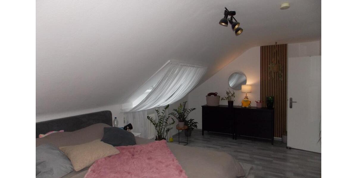 Dachgeschoßwohnung Gladbeck - 3.5 Zimmer, 81 m&sup2;, 495&euro; | Angebot:25048273