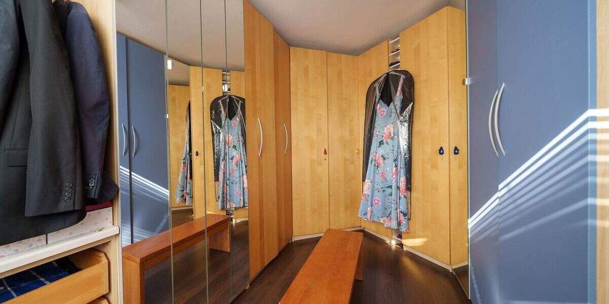Etagenwohnung Bochum Dahlhausen - 8 Zimmer, 220 m&sup2;, 399.500&euro; | Angebot:25721357