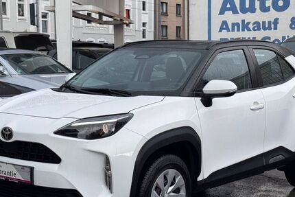 Toyota Yaris Cross 23.057 km 22.800 &euro; Oberhausen 46045