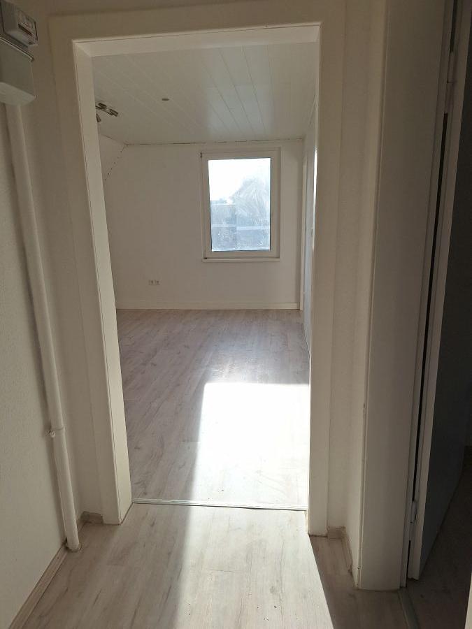 Provisionsfrei* Mit Gartenteil + Stellplatz! Gemütl. DG-Wo, sofort bezugsfrei! 2.5 zimmer