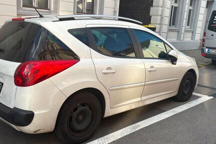 Peugeot 207 242.000 km 1.899 &euro; Bochum 44866