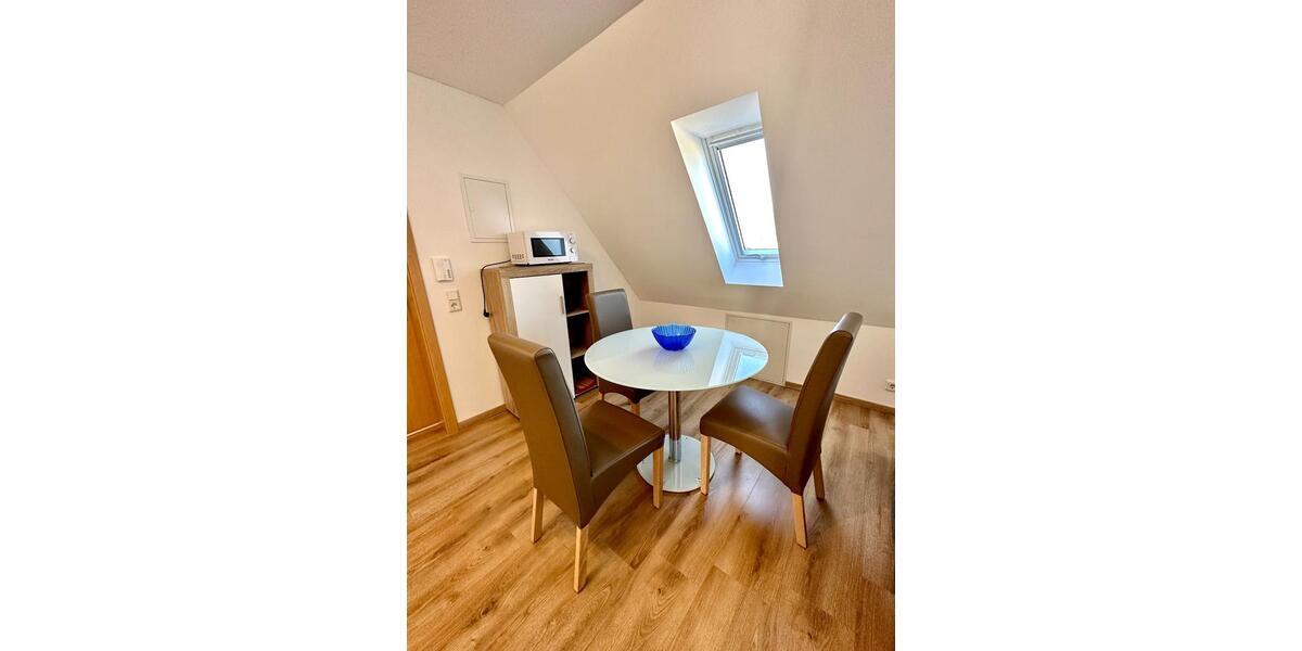 Dachgeschoßwohnung Bochum Altenbochum - 1 Zimmer, 38 m&sup2;, 598&euro; | Angebot:26296375
