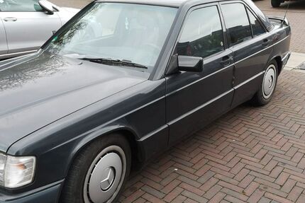 Mercedes-Benz 190 145.200 km 5.900 € Herne 44651
