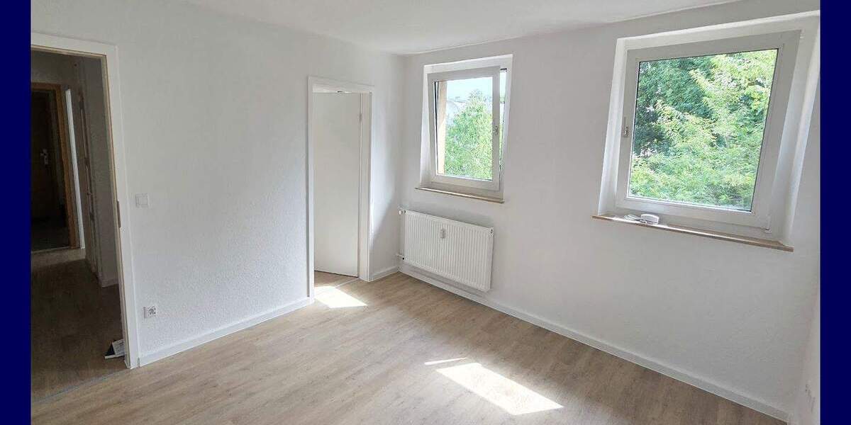 NEU*NEU*NEU!! Frisch RENOVIERTE 2-Zimmer-Wohnung mit neuem Tageslichtbad und Vinyldesign-Boden 2 zimmer