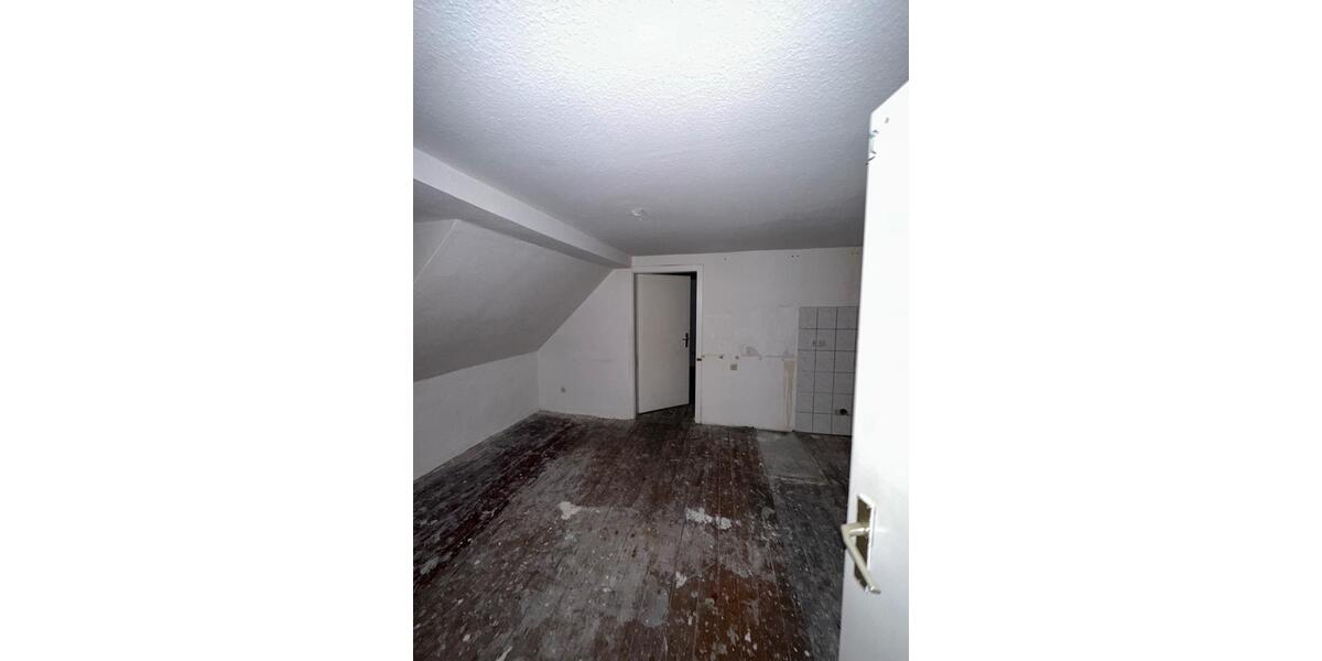 Dachgeschoßwohnung Gladbeck Brauck - 3.5 Zimmer, 85 m&sup2;, 650&euro; | Angebot:27549557
