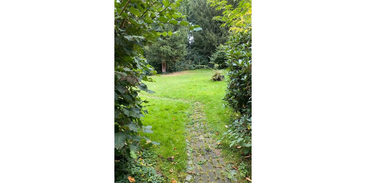 Top renovierte EG-Wohnung mit Balkon, Garage & Garten 3.5 zimmer