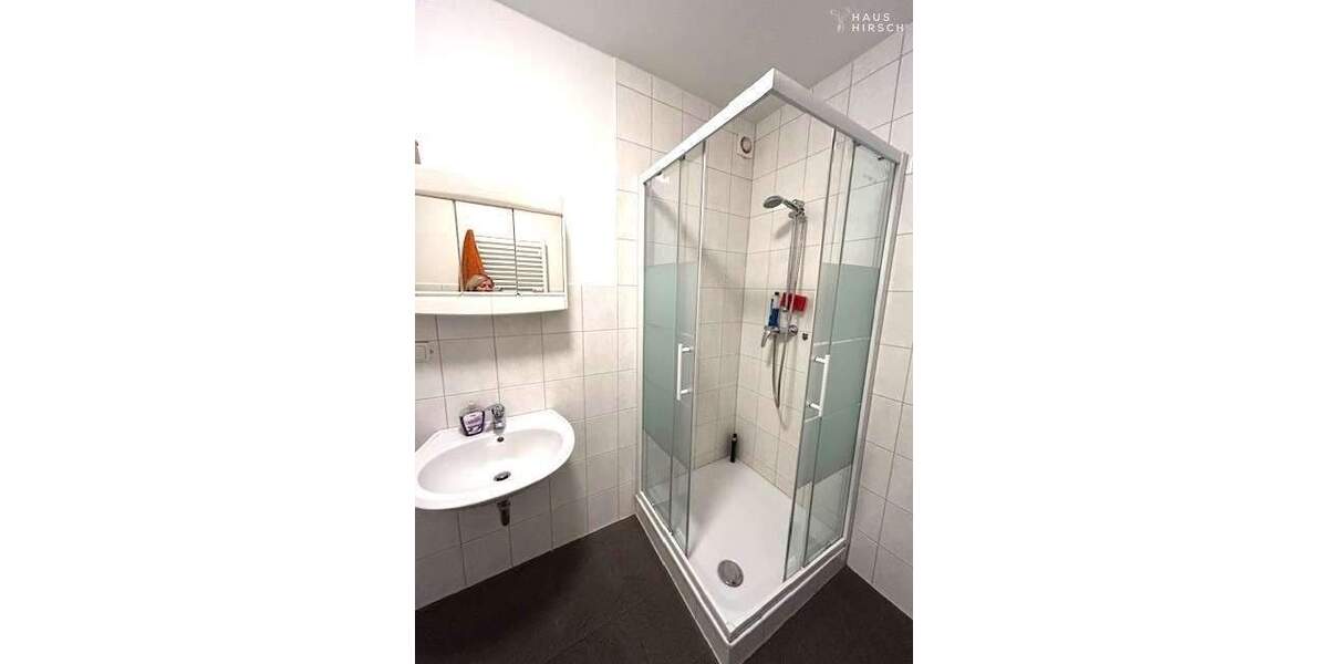 Mehrfamilienhaus mit 5 Stellplätzen und großem Grundstück mit Carport 1 zimmer