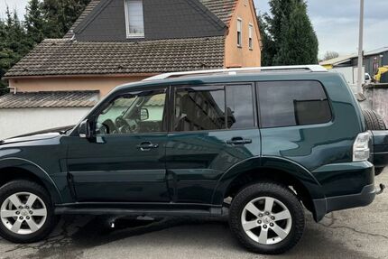 Mitsubishi Pajero 303.110 km 13.900 &euro; Mülheim an der Ruhr 45472