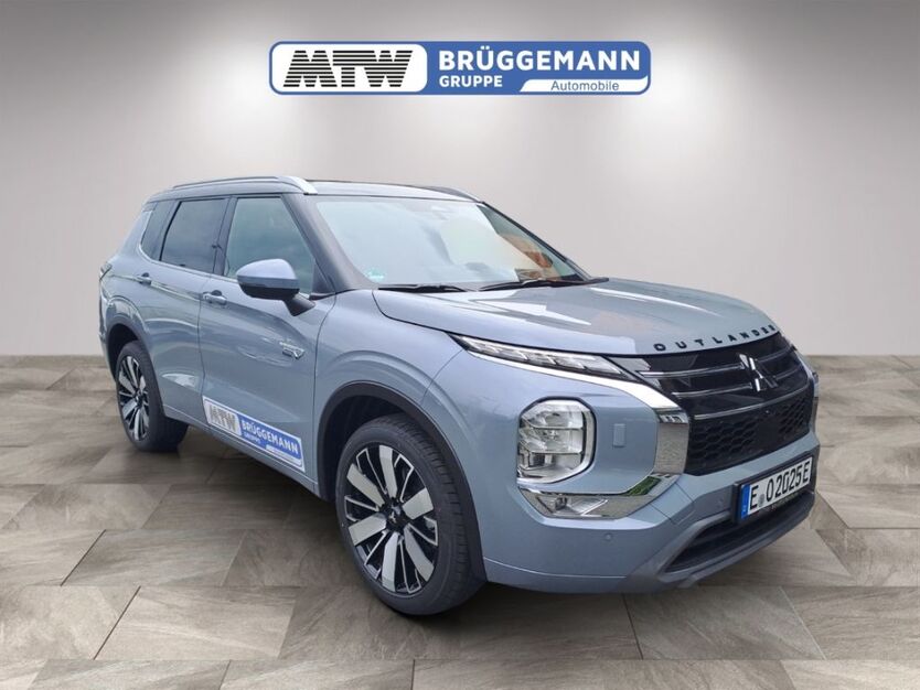 Mitsubishi Plug-in Hybrid Outlander 1.570 km 52.370 € Duisburg 47249