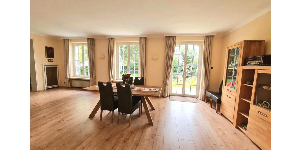 Einfamilienhaus Duisburg Rheinhausen - 9 Zimmer, 220 m&sup2;, 1.360&euro; | Angebot:27618833