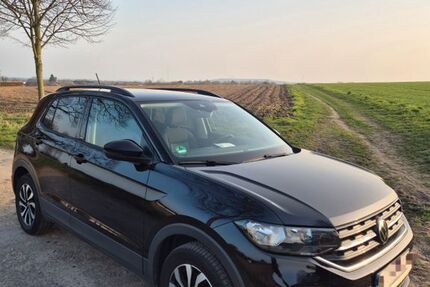 VW T-Cross 93.879 km 14.965 &euro; Recklinghausen 45659
