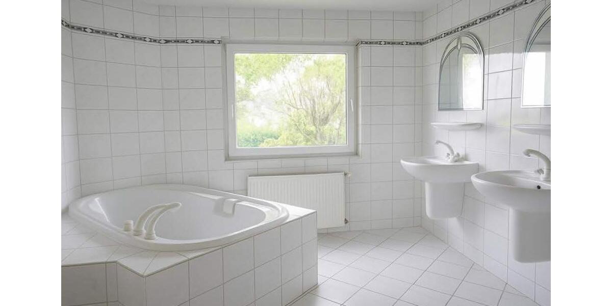 DHH in Ratingen- Tiefenbroich mit vielen Möglichkeiten 5 zimmer