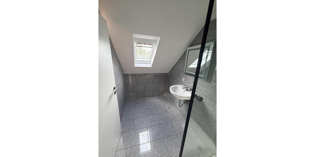 Dachgeschoßwohnung Essen Stadtbezirk II - 2 Zimmer, 65 m&sup2;, 790&euro; | Angebot:26347701