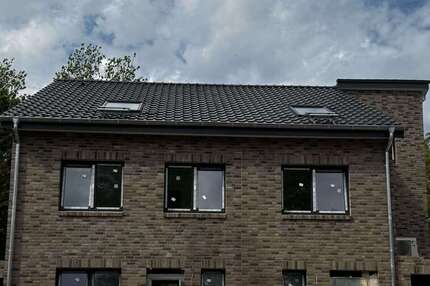 Haus zum Mieten in Nordrhein-Westfalen - Moers 2.150 € 162 m²