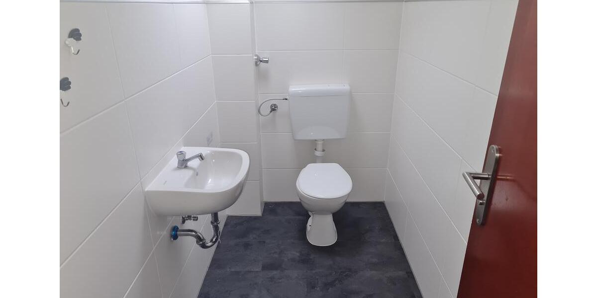 Gepflegte 4-Zimmer-Dachgeschosswohnung zu vermieten! 1Nettokaltmiete frei (2. Monat) 4 zimmer