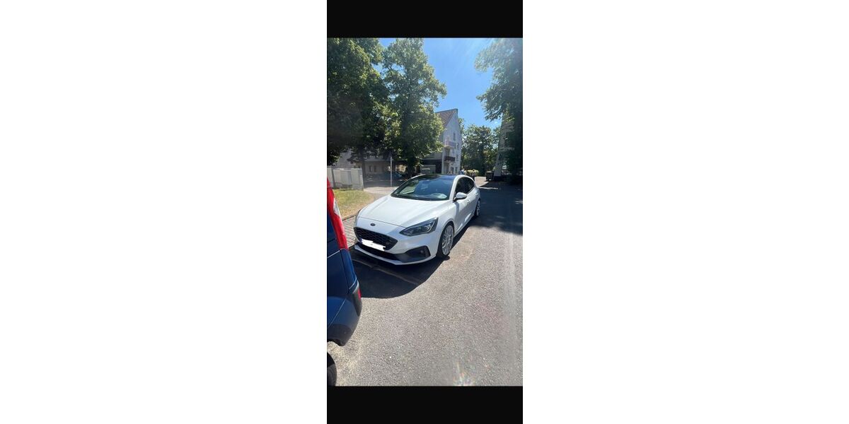 Ford Focus 93.450 km 20.500 &euro; Essen 45357