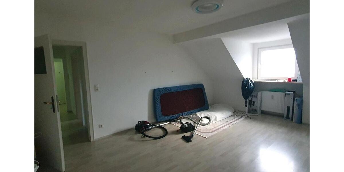 3 12 Zimmer Wohnung im DG in Mülheim Styrum 3.5 zimmer