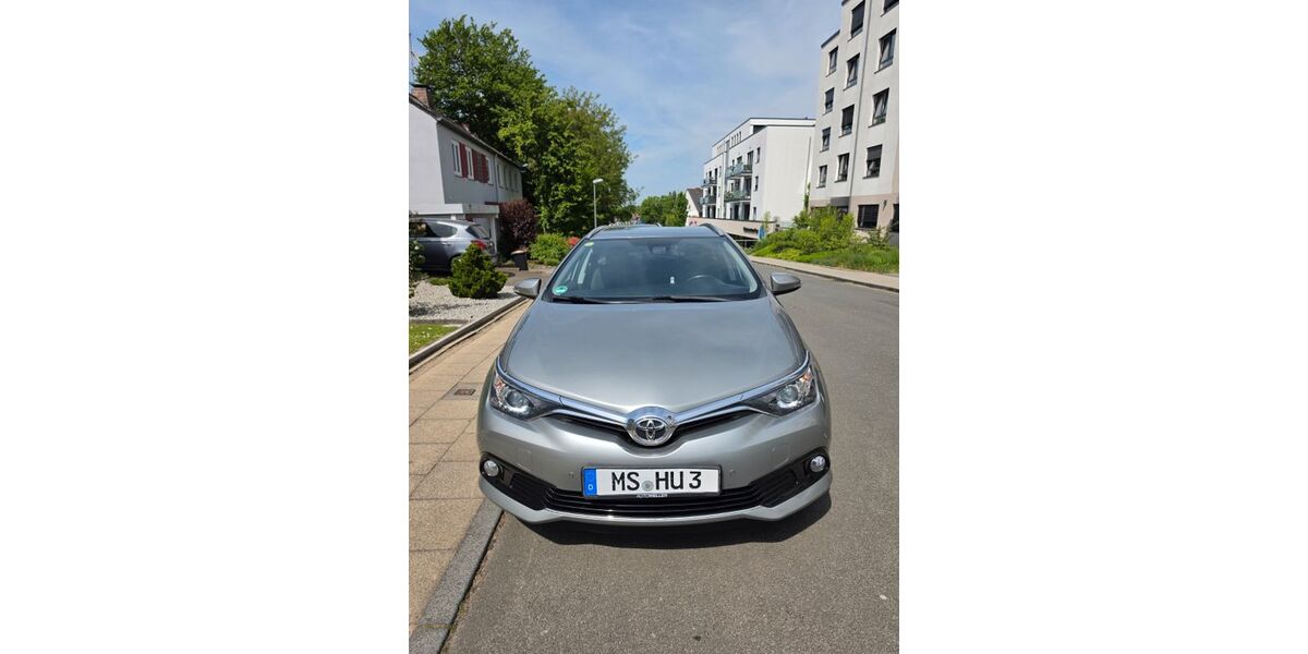 Toyota Auris 191.819 km 7.500 &euro; Essen 45127