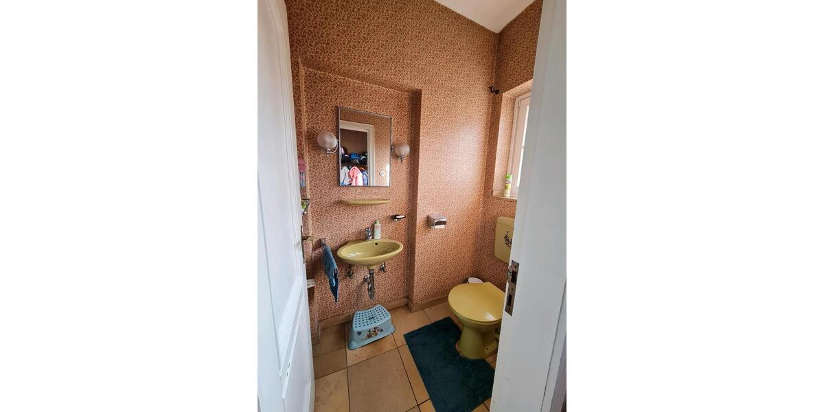 Einfamilienhaus Duisburg Rheinhausen - 9 Zimmer, 220 m&sup2;, 1.360&euro; | Angebot:27618833