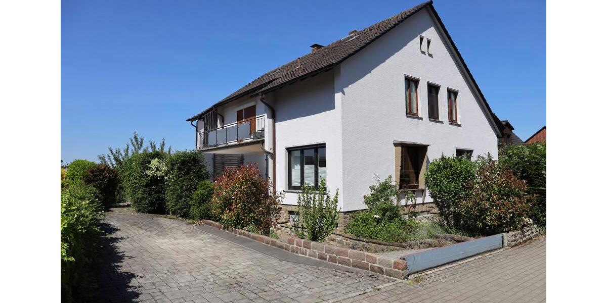 Erdgeschoßwohnung Hattingen - 3.5 Zimmer, 120 m&sup2;, 1.200&euro; | Angebot:26288093