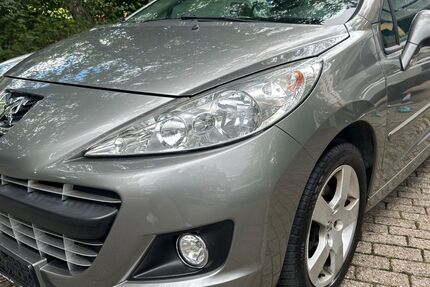 Peugeot 207 118.756 km 3.200 &euro; Essen 45276