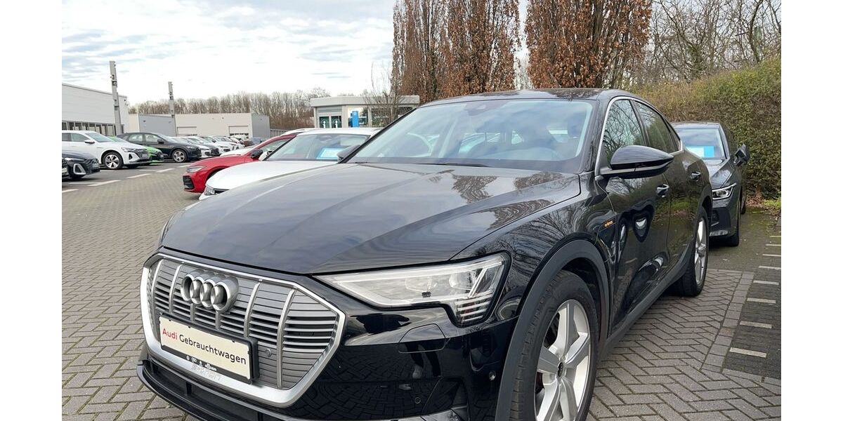 Audi e-tron 30.440 km 26.650 &euro; Duisburg 47178