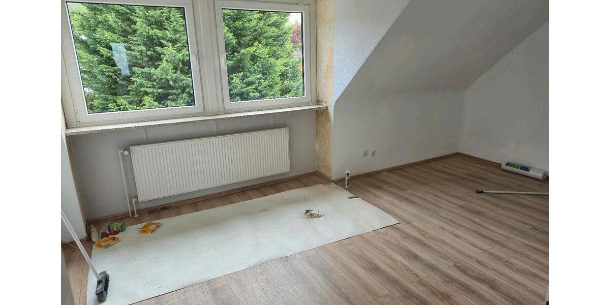 Dachgeschoßwohnung Essen Stadtbezirk VIII - 2.5 Zimmer, 57 m&sup2;, 760&euro; | Angebot:26347692
