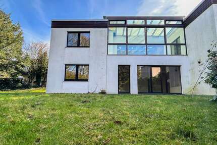 Haus zum Kaufen in Bochum 450.000 € 252.43 m²