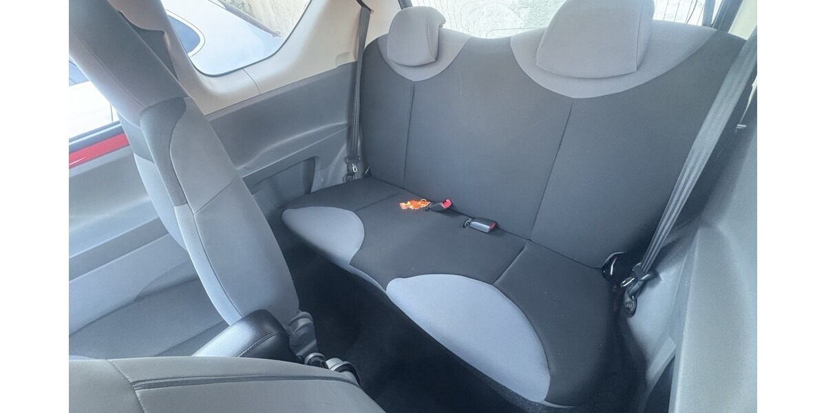 Peugeot 107 234.307 km 1.400 € Gelsenkirchen 45879