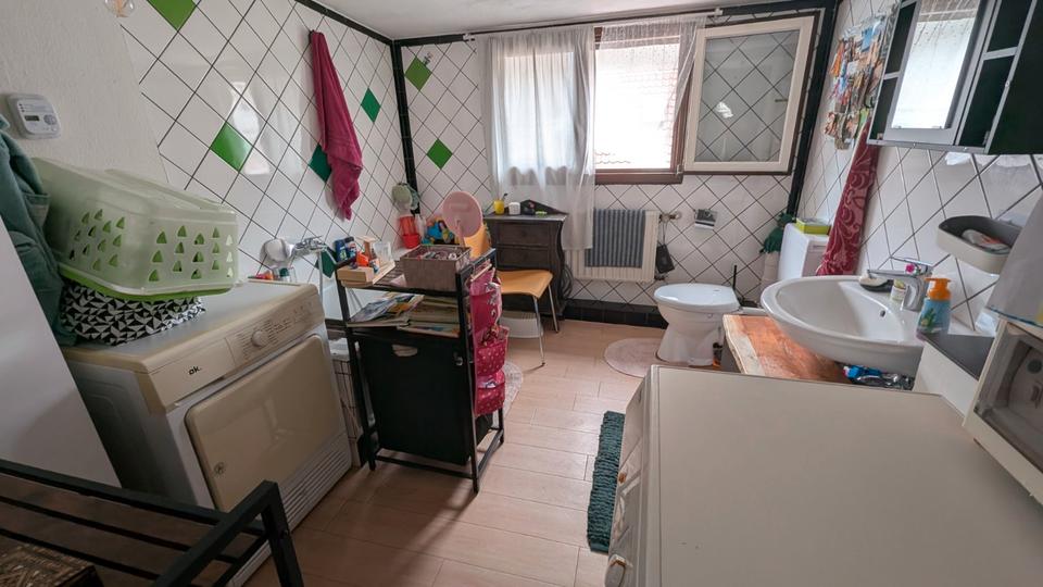Dachgeschoßwohnung Duisburg Laar - 2.5 Zimmer, 58 m&sup2;, 110.000&euro; | Angebot:27080266