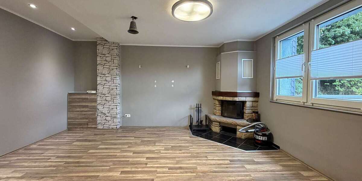 Dreifamilienhaus in Oberhausen-Lirich mit Garten, Dachterrasse und 296 m² Bauland inklusive - Mehrfamilienhaus, Wohnhaus Oberhausen Alstaden | Angebot:27493794