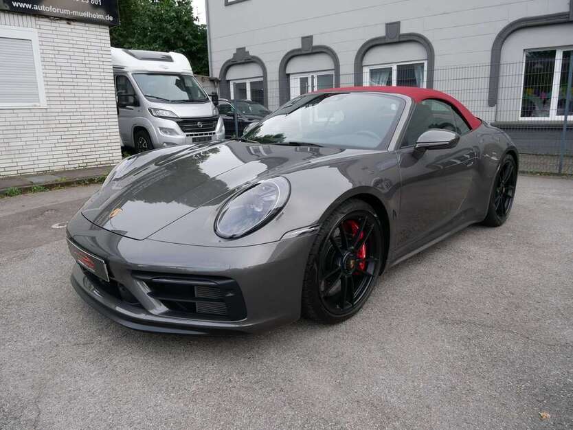 911