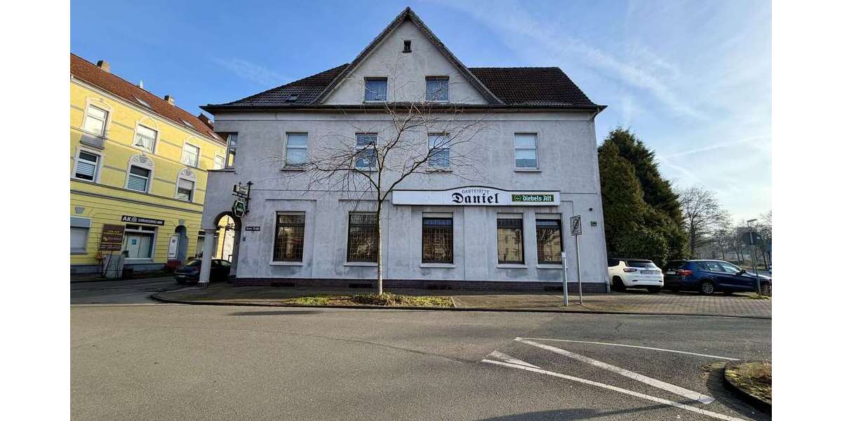 Haus zum Kaufen in Duisburg 450.000 € 514 m² 10 zimmer