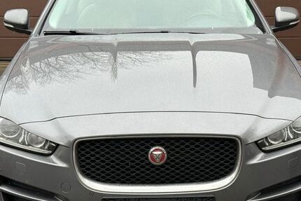Jaguar XE 239.968 km 8.250 &euro; Duisburg 47138