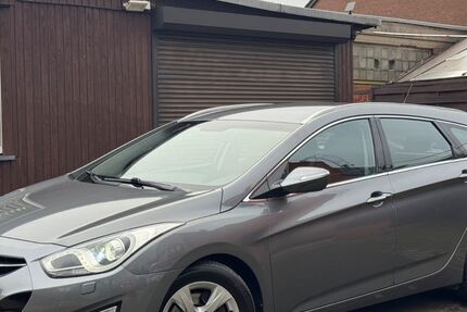 Hyundai i40 179.000 km 6.900 &euro; Duisburg 47179