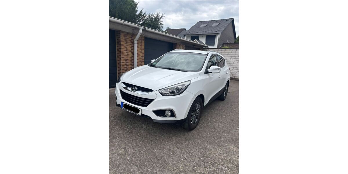 Hyundai ix35 112.000 km 9.300 &euro; Duisburg 47249