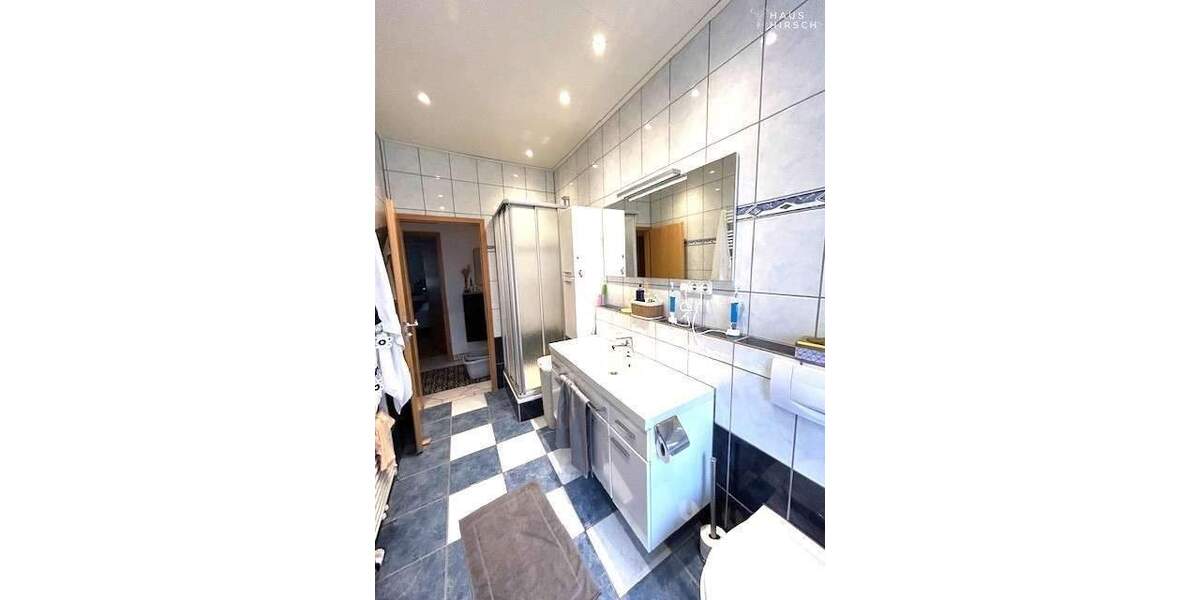 Schönes Mehrfamilienhaus - 4 Wohneinheiten in Top-Lage von Moers 9 zimmer