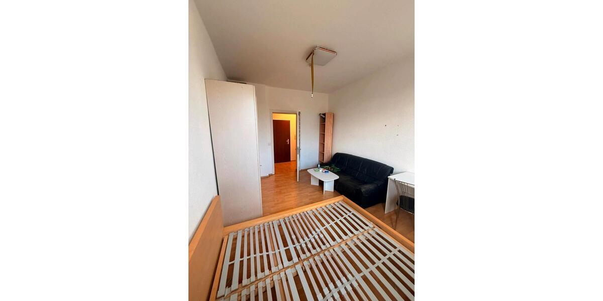 Dachgeschoßwohnung Essen Stadtbezirk III - 4 Zimmer, 90 m&sup2;, 900&euro; | Angebot:26052846