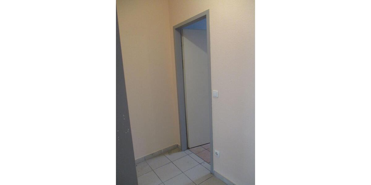 Provisionsfrei* Geräumige 4-Zi.-Wohnung m. Stellpl., Altendorfer Straße, 1.OG - Etagenwohnung Essen Altendorf | Angebot:26991510