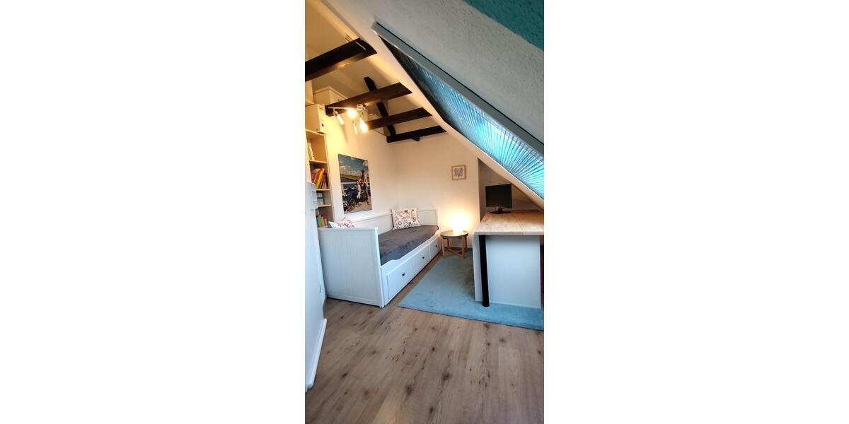 75 qm Dachgeschosswohnung, Einzelgarage und Garten in OB - Heide 3.5 zimmer