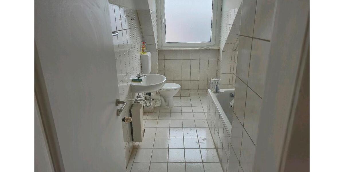 Dachgeschoßwohnung Essen Stadtbezirk VIII - 2.5 Zimmer, 57 m&sup2;, 760&euro; | Angebot:26347692