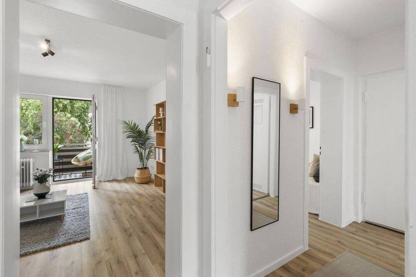 ***ERSTBEZUG NACH MODERNISIERUNG - LICHTDURCHFLUTETE 2-ZI.-Wohnung MIT BALKON (OHNE PROVISION!)***