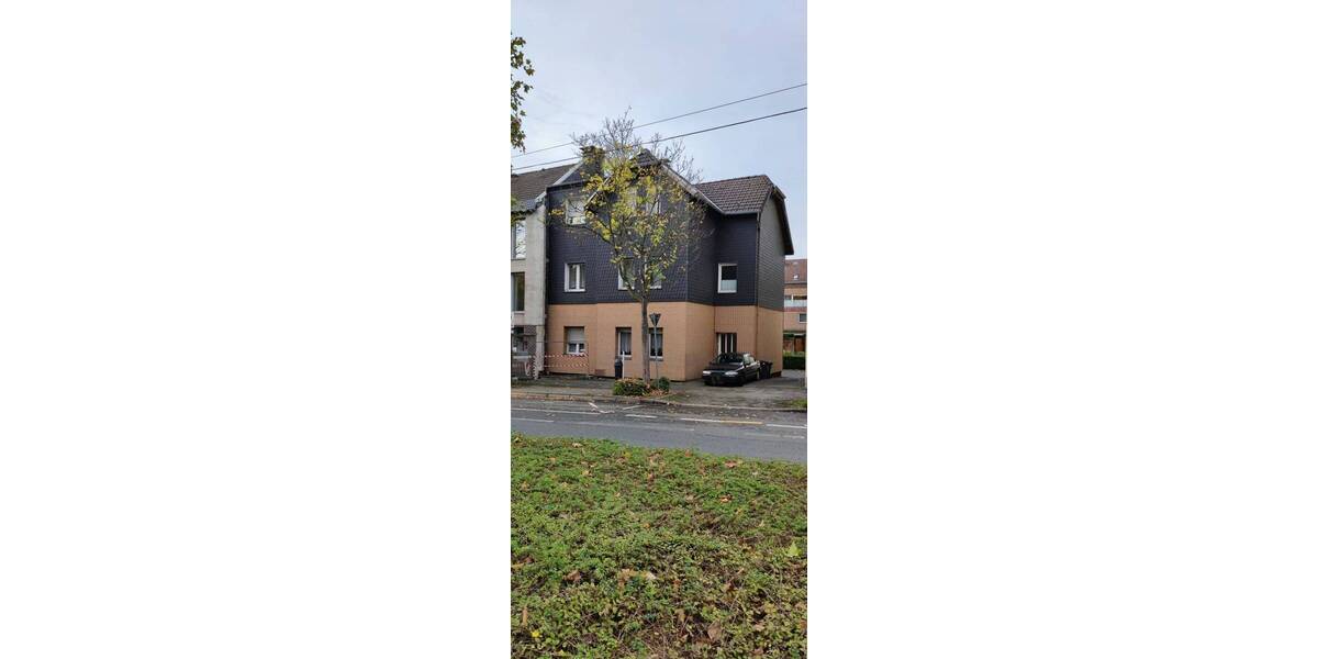 Recklinghausen-Hochlar! Dreifamilienhaus mit zwei Garagen in guter Lage 9 zimmer